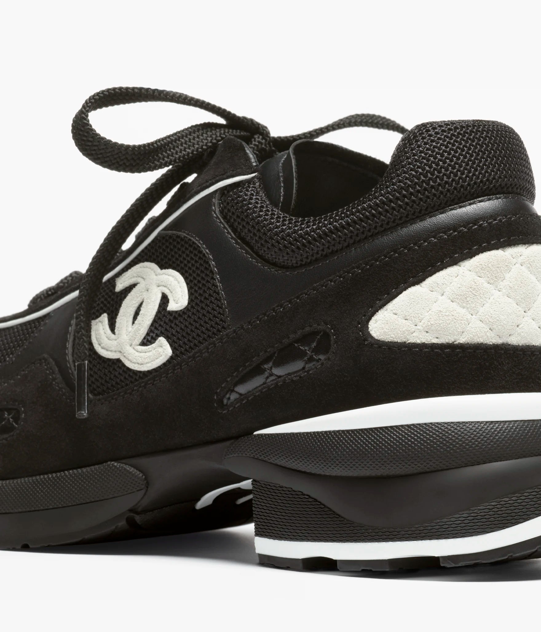 Chanel Sneakers Mixed Fibers Suede Calfskin & Calfskin