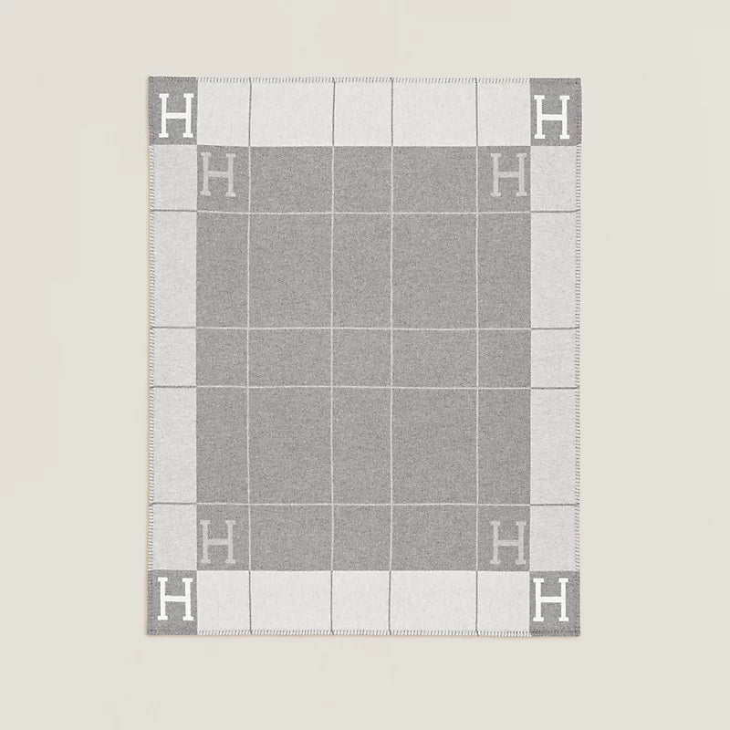 Hermès Avalon III throw blanket écru / gris clair