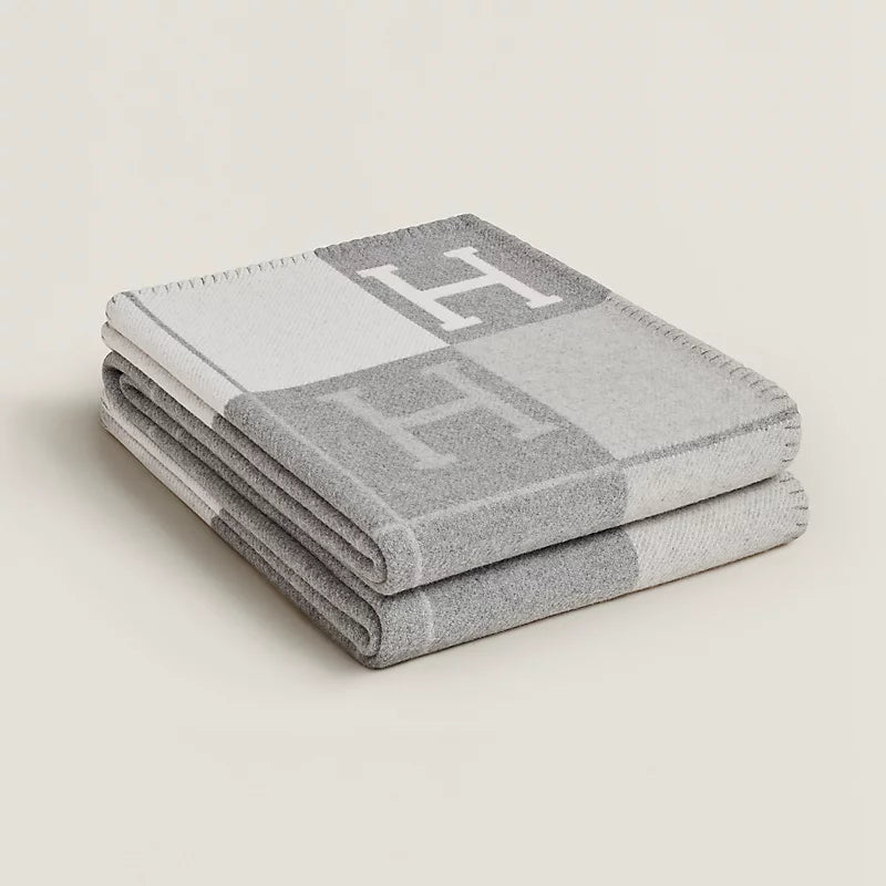 Hermès Avalon III throw blanket écru / gris clair