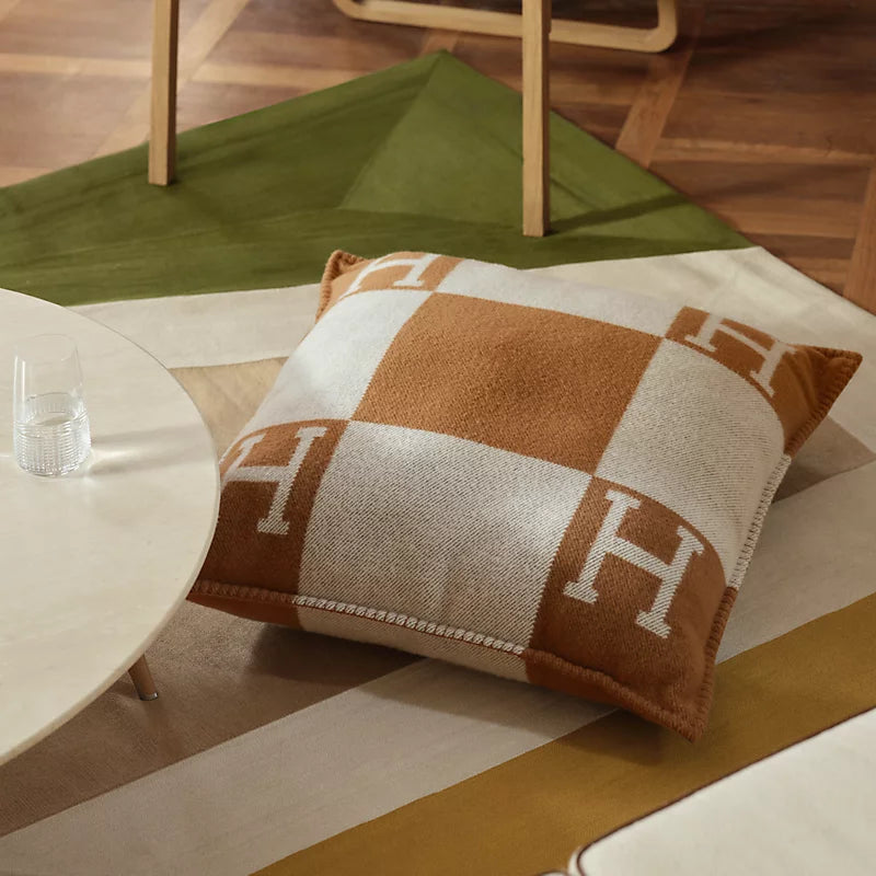 Hermès Avalon pillow, large model écru / camel