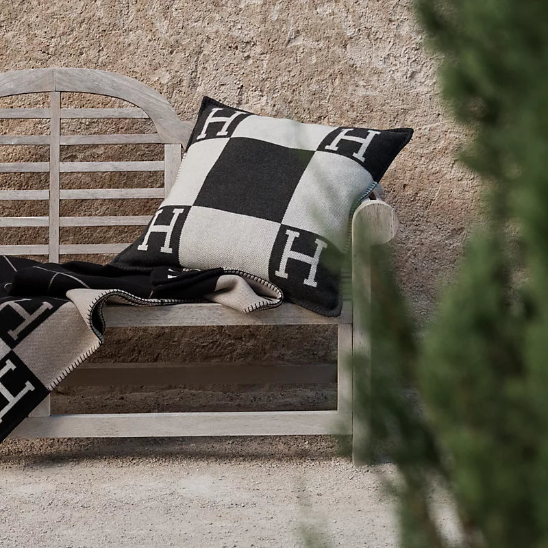 Hermès Avalon pillow, large model écru / gris foncé
