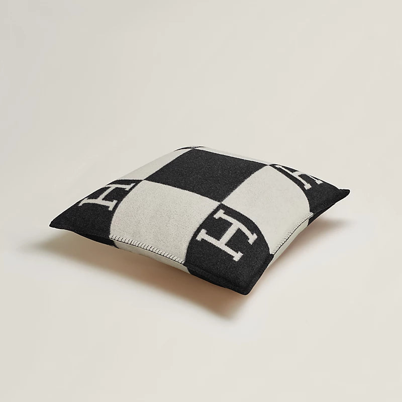 Hermès Avalon pillow, large model écru / gris foncé