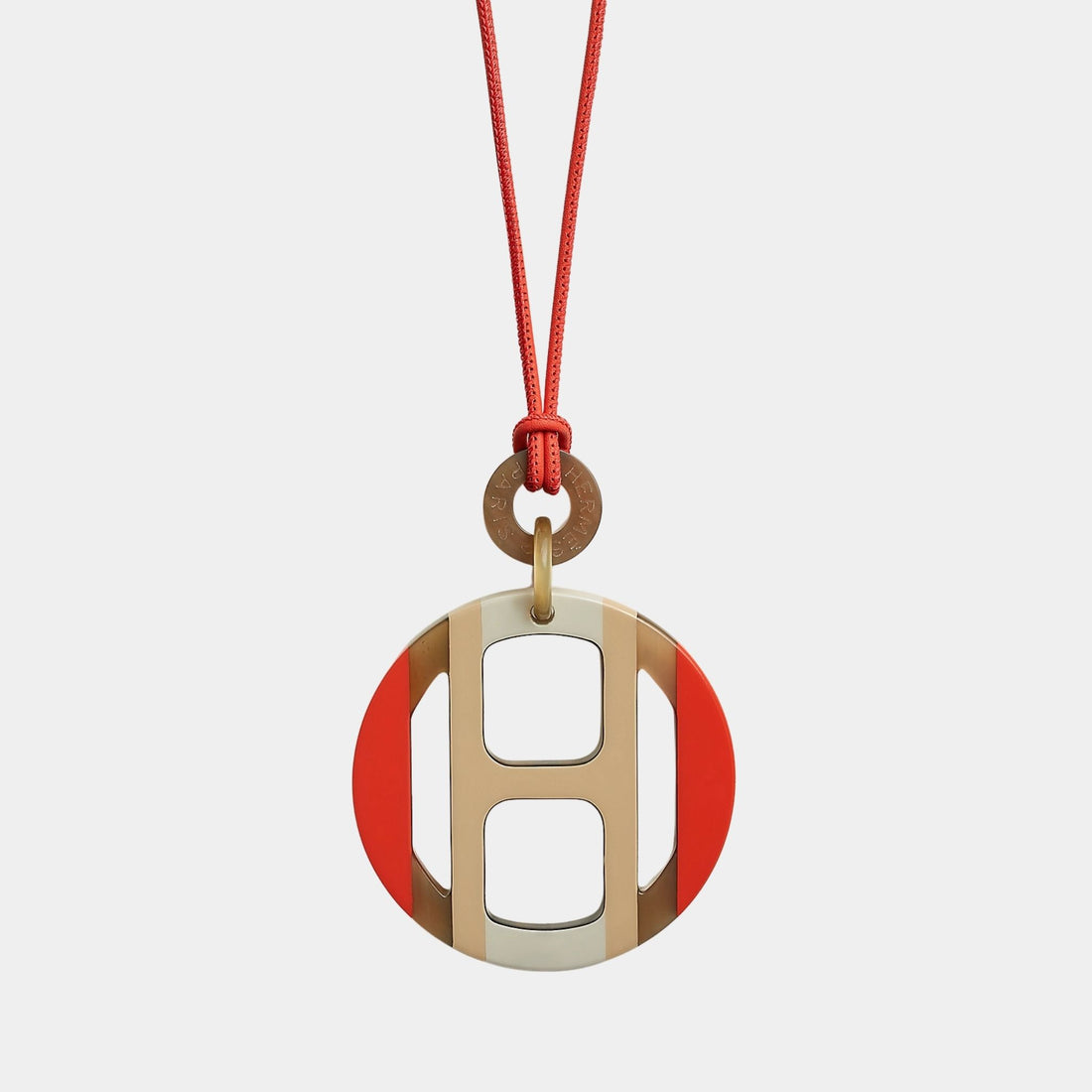 byElevae_hero_h-equipe-pendant-lacquered-horn-faubourg-orange-field