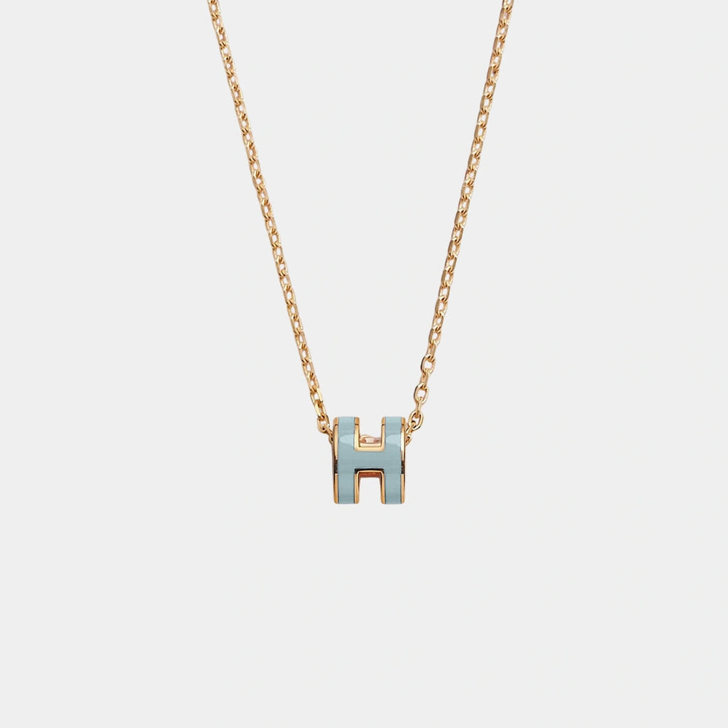byElevae_hero_mini-pop-h-pendant-gold-plated-bleu-polaire