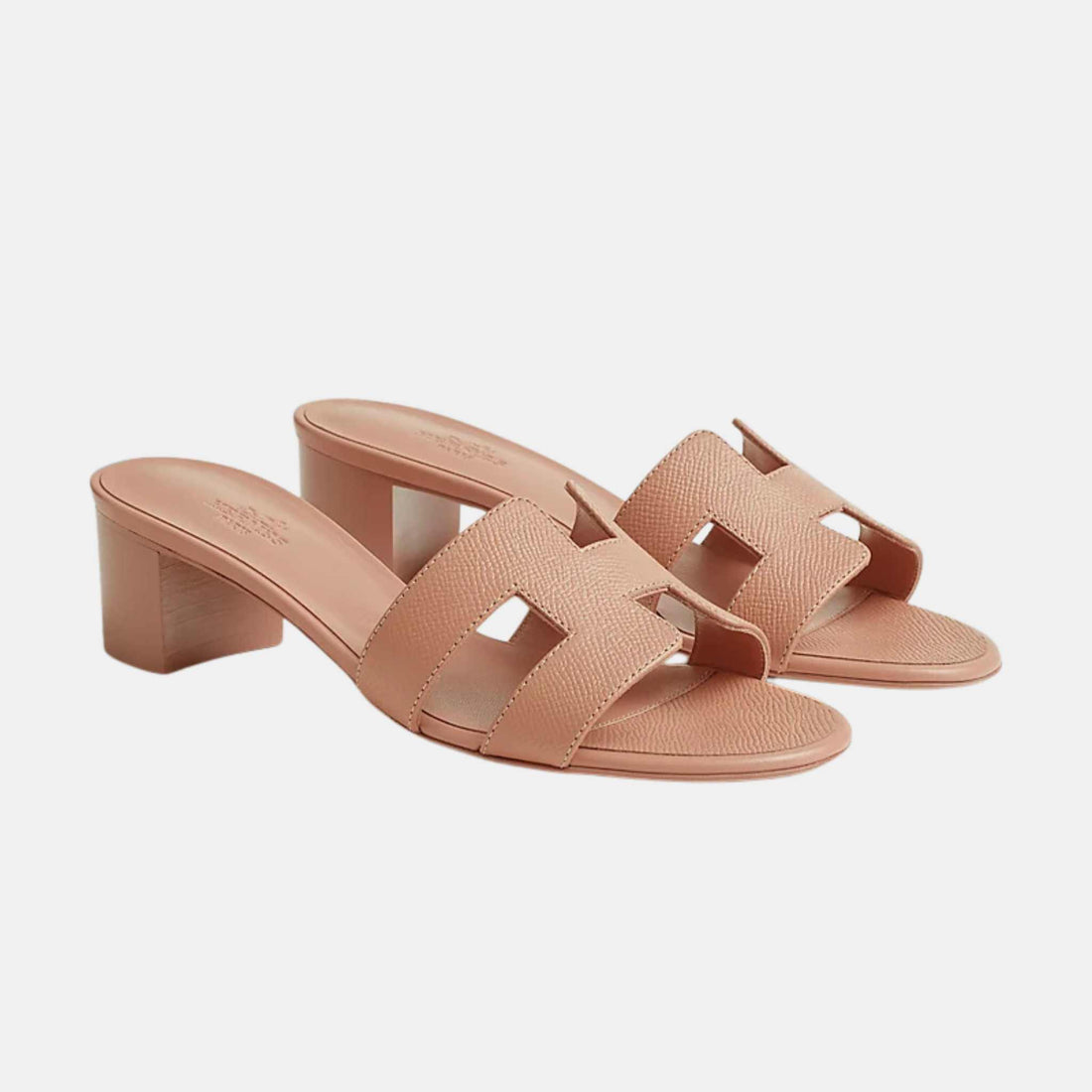 byElevae_hero_oasis-sandals-in-epsom-calfskin-beige-perlino