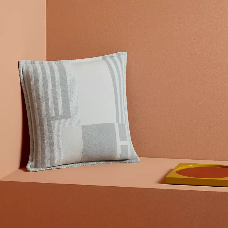 Hermès Ithaque pillow gris / perle
