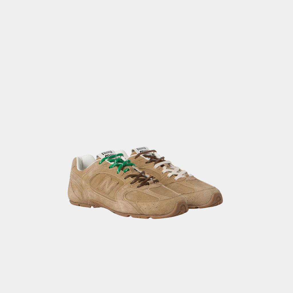 byElevae_hero_new-balance-x-miu-miu-530-sl-suede-sneakers
